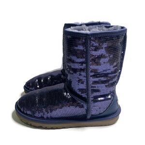 EUC Ugg Classic Short Sparkle Sequin purple Boot Women’s Size 6